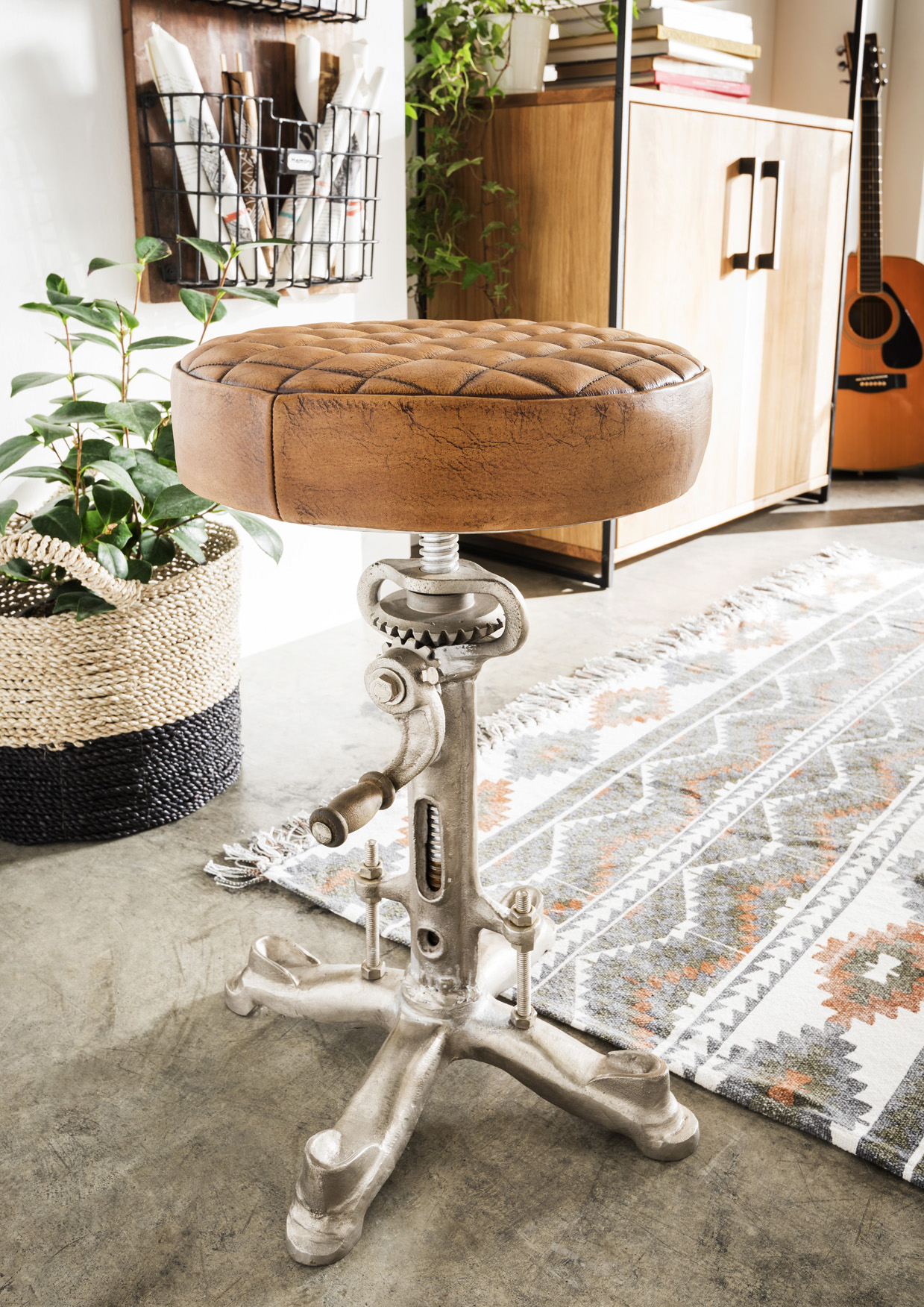 Sitzhocker BEN vintage-industrial | Eisen mit Ledersitz | drehbar und höhenverstellbar