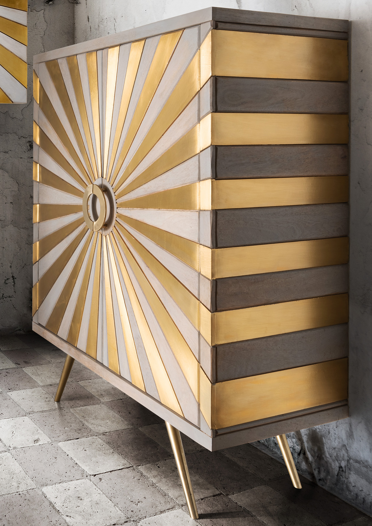 Kommode SUN | 2-türig | Mangoholz grau/Metall gold | 94 cm breit
