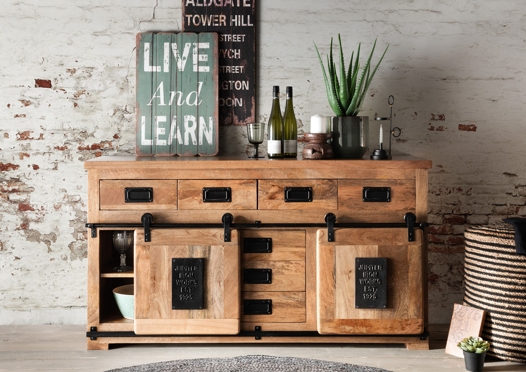 Sideboard MARK Nr.1 | Mango massiv / Metall schwarz | 2 Schiebetüren, 7 Schubladen | 150cm breit