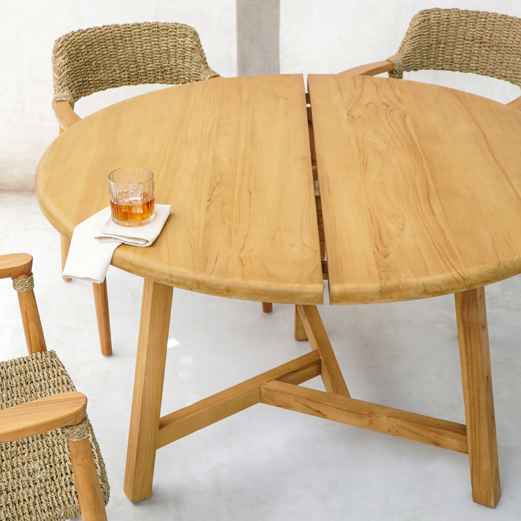 Garten-Esstisch CHEOMA | Teakholz | rund 120 cm