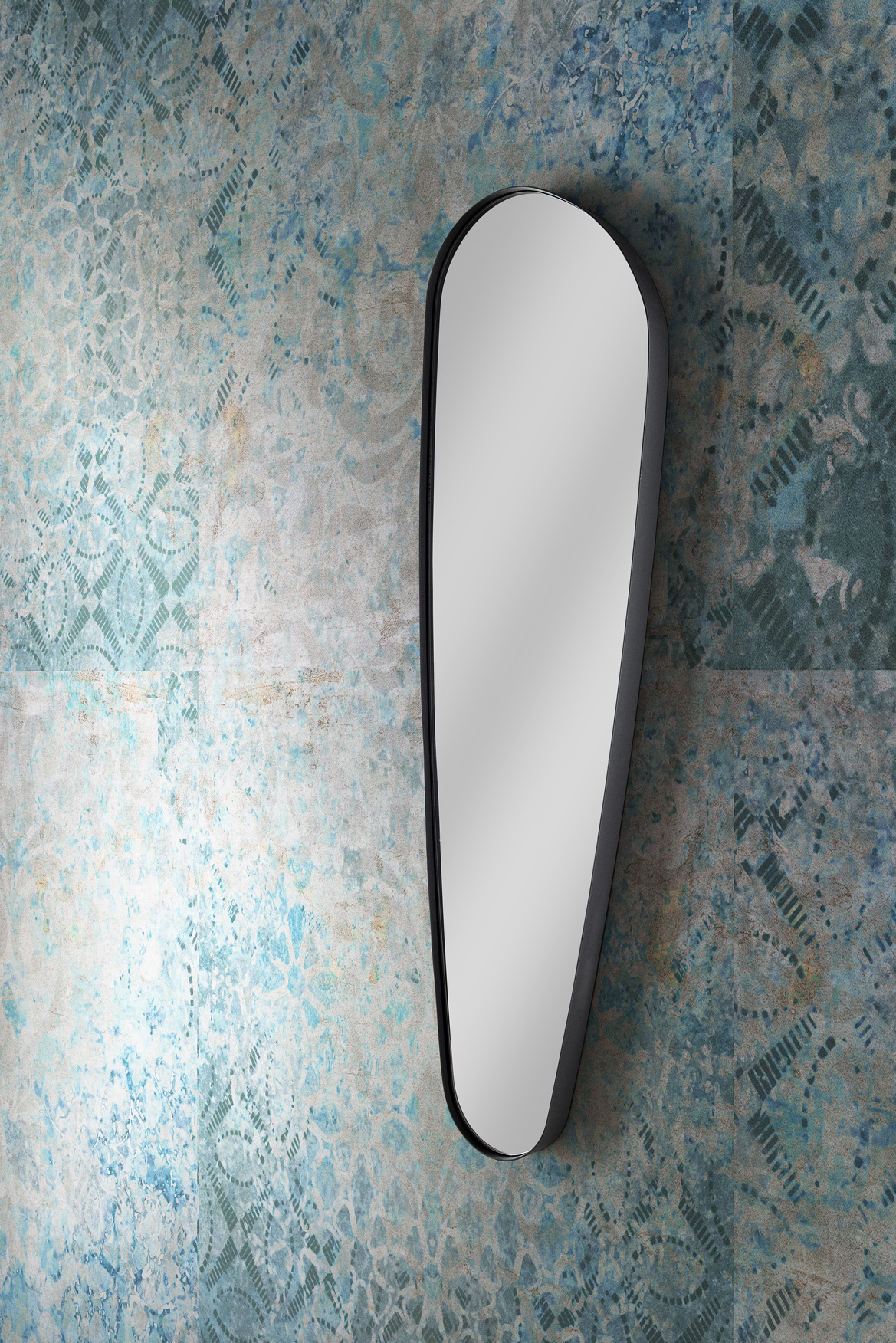 Spiegel ELIPSE 1 | Stahl matt schwarz 3 mm | B/H/T: ca. 45 x 140 cm