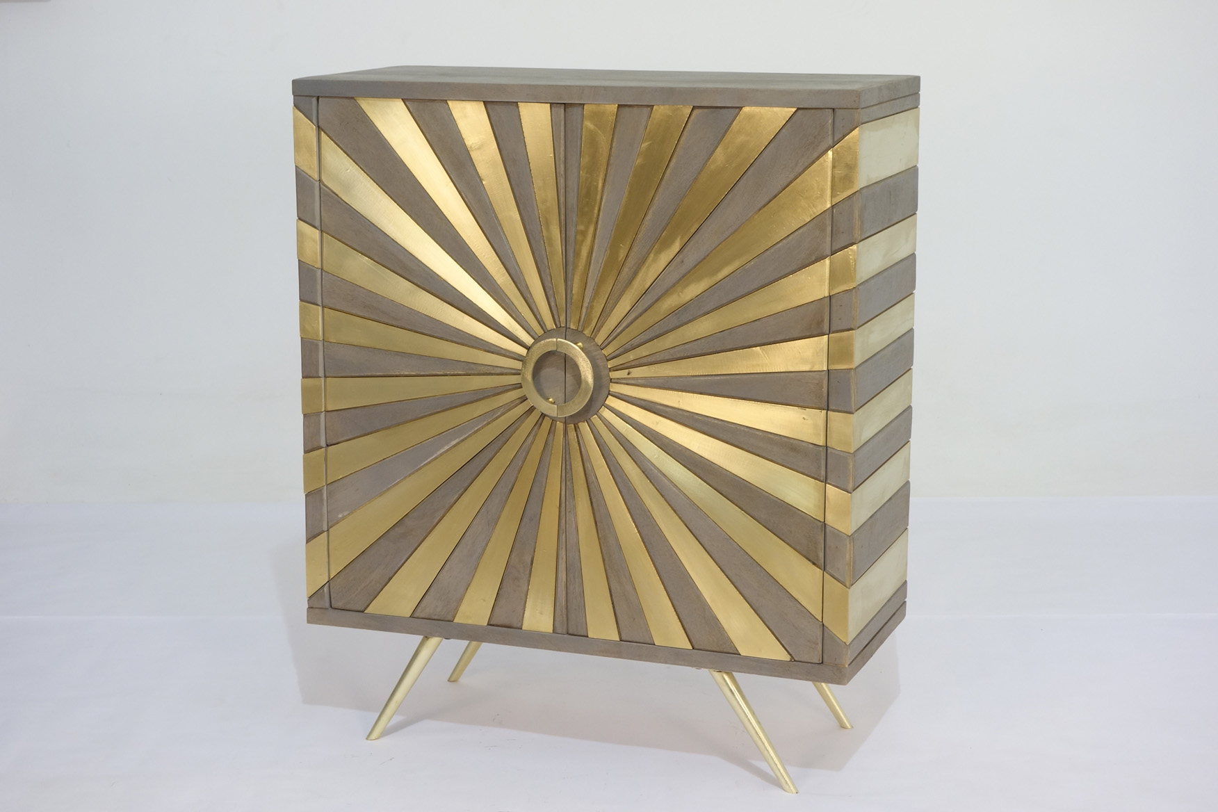 Kommode SUN | 2-türig | Mangoholz grau/Metall gold | 94 cm breit