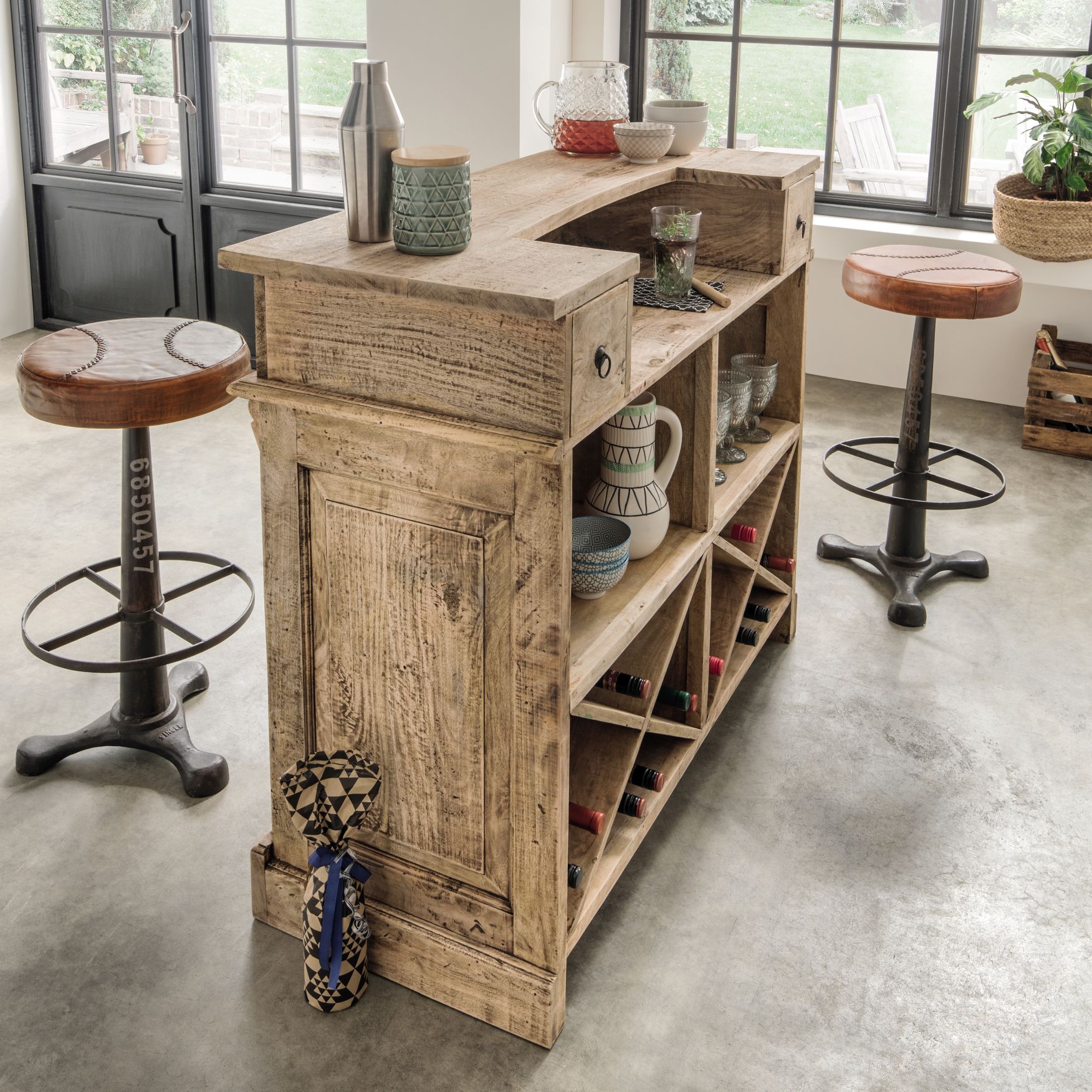Bar/Ladentheke TASTE-2 | recyceltes Mangoholz | mit Beschriftung und Gebrauchsspuren