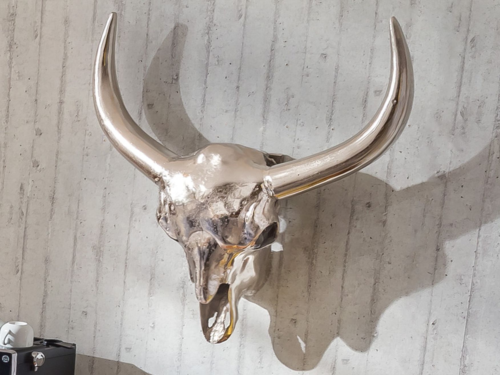 Deko-Objekt Stierschädel I  Aluminium natur vernickelt | ca. 75 cm breit / ca. 85 cm hoch