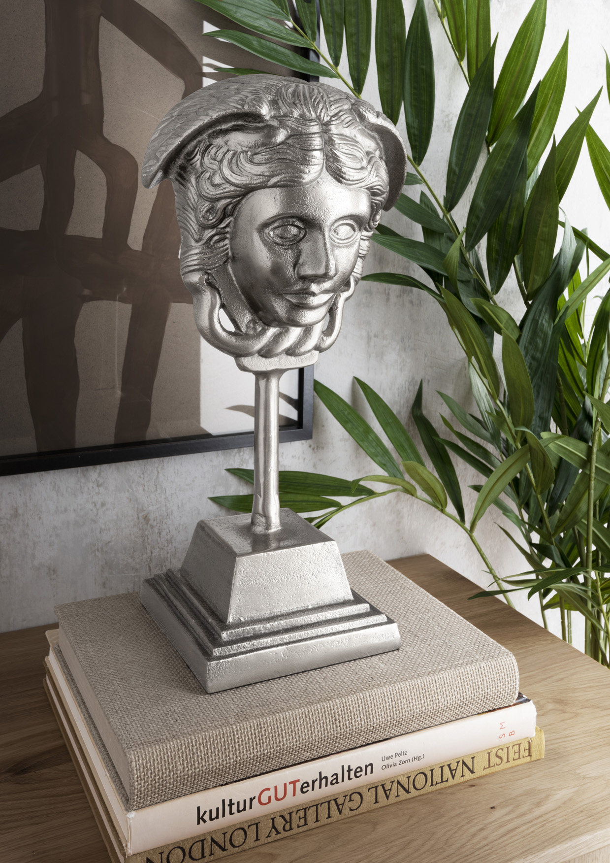 Deko-Figur auf Sockel MEDUSA-1 | Aluminium | B/H/T: ca. 20 x 40 x 15 cm